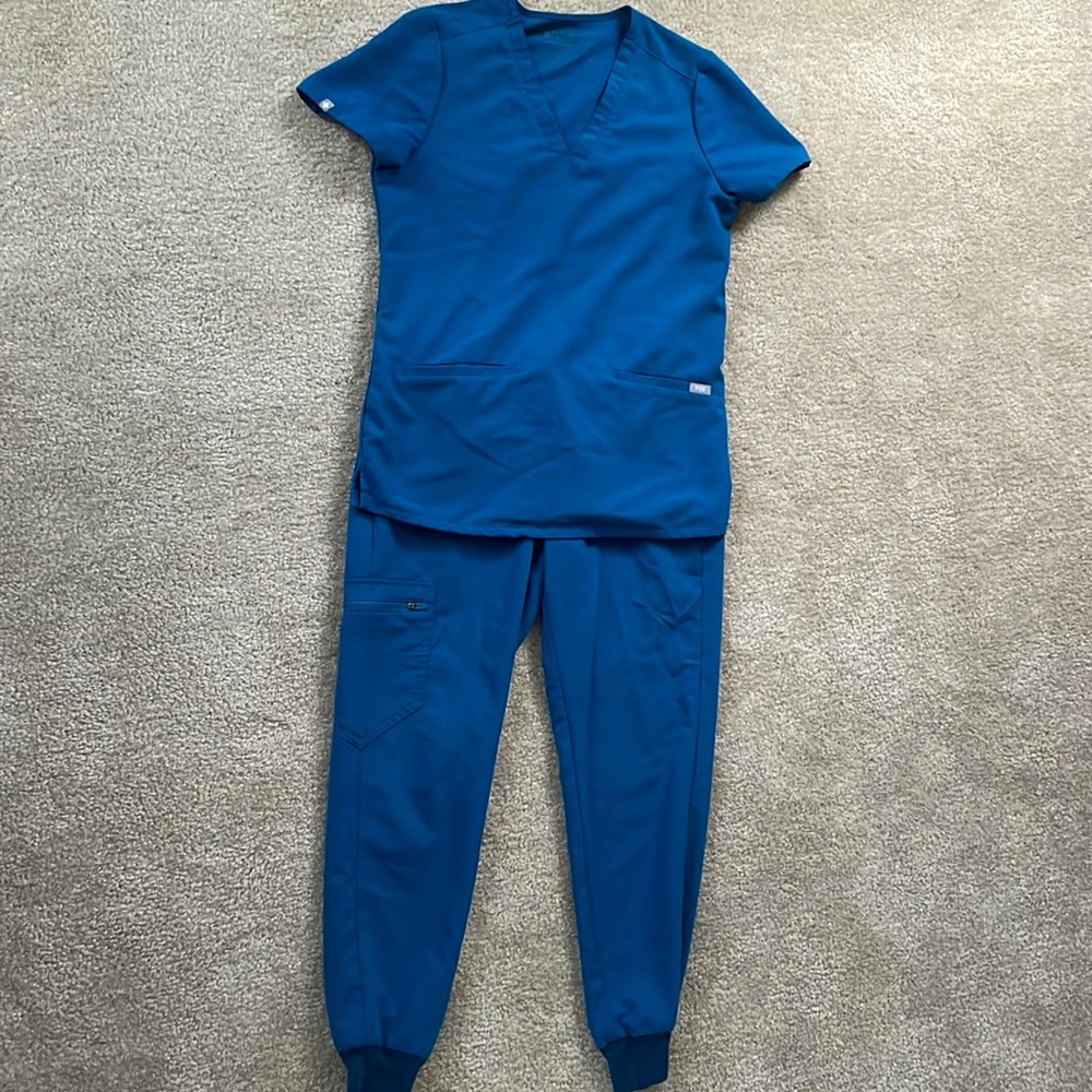 Figs jogger scrub set